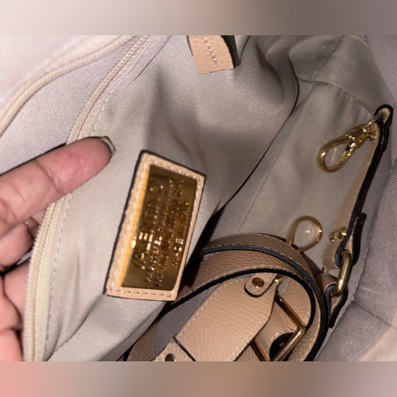 Valentino Beige Leather Handbag - Picture 3 of 7